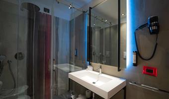 1 lit queen size, non fumeur, chambre deluxe, balcon