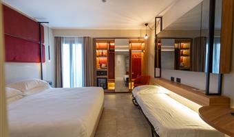 chambre triple, 1 lit queen size et 1 lit simple, chambres non-fumeurs, chambre supérieure, connexion wi-fi