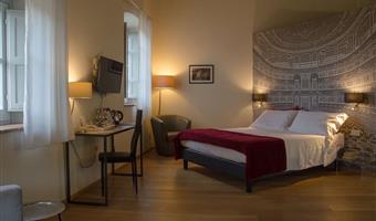 1 lit queen size et 2 lits simples, non fumeur, chambre familiale