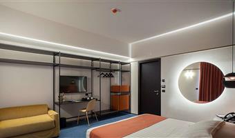 1 lit queen size et 1 lit simple, non fumeur, chambre supérieure, balcon