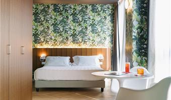 suite- 1 lit king size, non fumeur, salon, divan