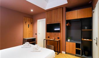 2 lits queen size, 1 lit simple, non fumeur, chambre confort, patio, chambre communicante, 2 salles de bain