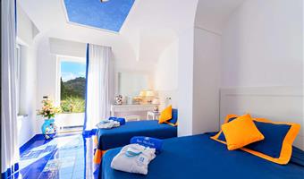 2 lits simples, non fumeur, chambre supérieure, balcon