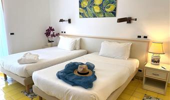 2 lits simples, non fumeur, chambre confort, balcon