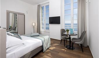 1 lit queen size, non fumeur, chambre confort, vue sur la mer, petit déjeuner complet