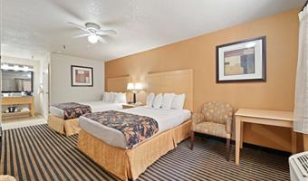 2 letti matrimoniali queen size, camere non fumatori, accesso a internet ad alta velocità, microonde e frigorifero, cassaforte, colazione completa