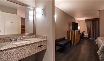suite -1 letto king size, camere non fumatori, accesso a internet ad alta velocità, divano letto, microonde e frigorifero, bollitore per caffè, asciugacapelli, colazione continentale