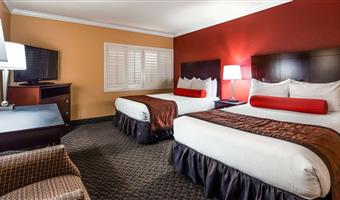 2 letti matrimoniali, camere non fumatori, televisore lcd da 42 pollici, frigorifero, cassaforte