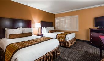 2 letti matrimoniali, camere non fumatori, televisore lcd da 42 pollici, frigorifero, cassaforte