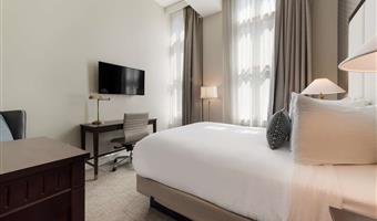 1 letto matrimoniale queen size, camere non fumatori, assistenza per le comunicazioni, vista sulla strada, scrivania, mini frigorifero, solo doccia, colazione completa