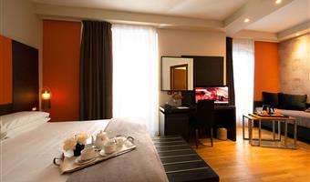 1 letto matrimoniale queen size, 1 divano letto singolo, camera tripla colazione completa