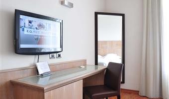 1 letto matrimoniale queen size, camera comfort