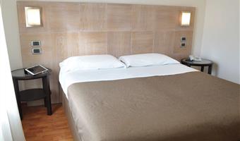 1 letto matrimoniale queen size, camera classic