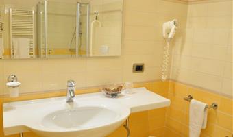 1 letto matrimoniale queen size, camera classic