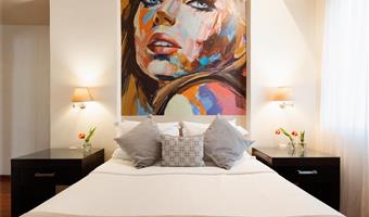 1 letto matrimoniale king size, camere non fumatori, suite junior, minibar, balcone, collegamento wi-fi, colazione completa