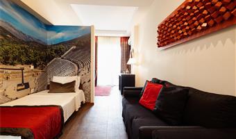 1 letto matrimoniale king size, camere non fumatori, suite junior, minibar, balcone, collegamento wi-fi, colazione completa