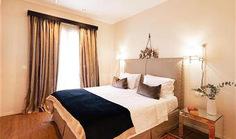 suite - 1 letto king size 2 letti singoli, camere non fumatori, camera deluxe, balcone, salottino, collegamento wi-fi, accappatoio, colazione completa