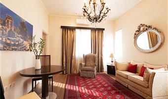 suite - 1 letto king size 2 letti singoli, camere non fumatori, camera deluxe, balcone, salottino, collegamento wi-fi, accappatoio, colazione completa