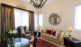 suite - 1 letto king size 2 letti singoli, camere non fumatori, camera deluxe, balcone, salottino, collegamento wi-fi, accappatoio, colazione completa
