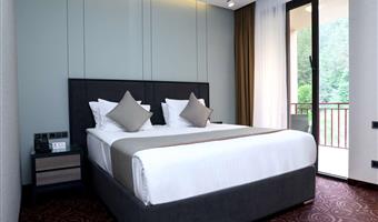 1 letto matrimoniale king size, camere non fumatori, camera superior, vista panoramica sulla montagna, aria condizionata, collegamento wi-fi, bollitore per tè e caffè, colazione completa