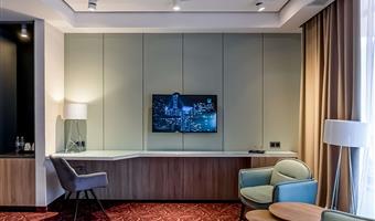 1 letto matrimoniale king size, camere non fumatori, camera executive, balcone, collegamento wi-fi, aria condizionata, bollitore per tè e caffè, colazione completa