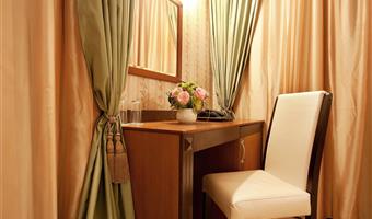 suite -1 letto king size, suite junior, aria condizionata, doccia, televisione via cavo, televisore lcd a schermo piatto, minibar, colazione completa
