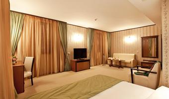 suite -1 letto king size, suite junior, aria condizionata, doccia, televisione via cavo, televisore lcd a schermo piatto, minibar, colazione completa