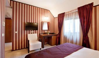 suite -1 letto king size, suite junior, aria condizionata, doccia, televisione via cavo, televisore lcd a schermo piatto, minibar, colazione completa