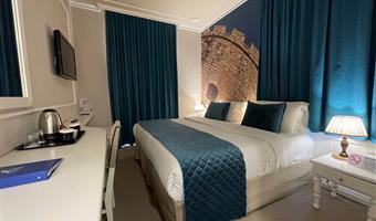 2 letti singoli, camere non fumatori, camera comfort, balcone, vista parziale sul mare, mini frigorifero, aria condizionata, colazione completa