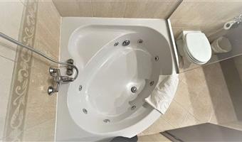 2 letti singoli, camere non fumatori, camera comfort, balcone, vista parziale sul mare, mini frigorifero, aria condizionata, colazione completa