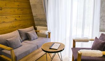 1 letto matrimoniale queen size, camere non fumatori, cassaforte, minibar, collegamento wi-fi, aria condizionata, asciugacapelli, colazione completa