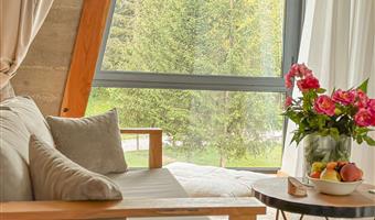 1 letto matrimoniale queen size, camere non fumatori, cassaforte, minibar, collegamento wi-fi, aria condizionata, asciugacapelli, colazione completa