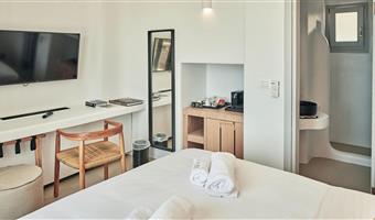 deluxe vista mare, 1 letto matrimoniale king size, camere non fumatori, terrazza,  colazione completa