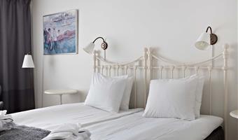 1 letto matrimoniale, camere non fumatori, camera superior, balcone, collegamento wi-fi, colazione completa