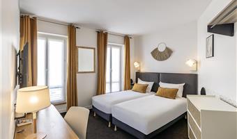 2 letti singoli, camera superior, vista su rue de vaugirard, ambiente spazioso e luminoso, tv con schermo lcd di grandi dimensioni, bollitore per tè e caffè