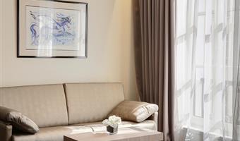1 letto matrimoniale queen size, suite junior, camera più grande, divano letto singolo per bambino, sala, macchina per espresso, letto doppio su richiesta