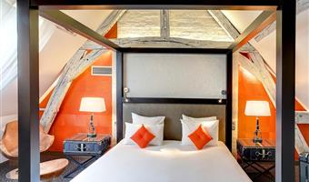 suite -1 letto king size, camera per famiglie, soggiorno separato, 1 divano letto per 2 bambini, doccia a pioggia, vasca da bagno balneo, macchina per espresso