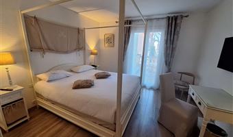 1 letto matrimoniale queen size, camere non fumatori, camera superior, vista sulla piscina, letto doppio su richiesta