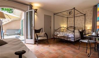 1 letto queen size, 2 letti singoli, camere non fumatori, suite junior, vista sulla piscina, minibar, macchina per espresso, accappatoio