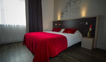 1 letto matrimoniale queen size, camera standard, vista sul fiume, letto doppio su richiesta