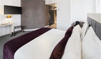 1 letto matrimoniale queen size, camera standard, vista sul fiume, letto doppio su richiesta