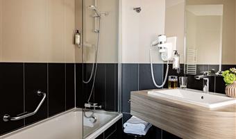 1 letto queen size, 2 letti singoli, camera per famiglie, 2 camere comunicanti, accesso privato, camera più grande, doccia e vasca da bagno
