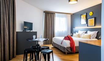 suite -1 letto queen size, divano letto, salottino, bagno, aria condizionata, 32,5 metri quadri