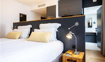 1 letto matrimoniale queen size, suite junior, divano letto per uno, bagno, aria condizionata, 31 m²