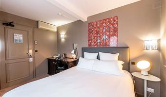 1 letto matrimoniale, camere non fumatori, camera deluxe, accappatoi e pantofole, minibar, accesso alla piscina, letti singoli disponibili su richiesta