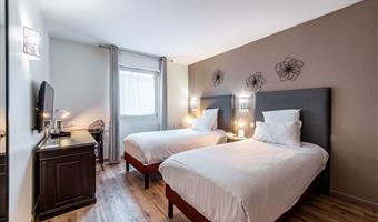 1 letto matrimoniale, camere non fumatori, camera deluxe, accappatoi e pantofole, minibar, accesso alla piscina, letti singoli disponibili su richiesta