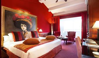 1 letto matrimoniale king size, camere non fumatori, camera prestige, minibar, aria condizionata, bollitore per caffè, accappatoio e pantofole