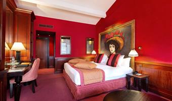 1 letto matrimoniale king size, camere non fumatori, camera prestige, minibar, aria condizionata, bollitore per caffè, accappatoio e pantofole