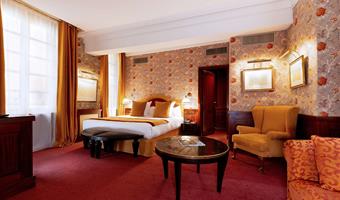 1 letto matrimoniale king size, camere non fumatori, camera prestige, minibar, aria condizionata, bollitore per caffè, accappatoio e pantofole