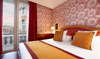 suite -1 letto king size, camere non fumatori, minibar, aria condizionata, bollitore per caffè, accappatoio e pantofole